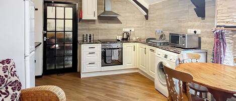 Lave-vaisselle, chaise haute