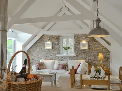 2 bedroom accommodation in Polmassick, near St Austell