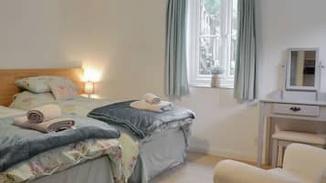 2 bedrooms, free WiFi, bed sheets