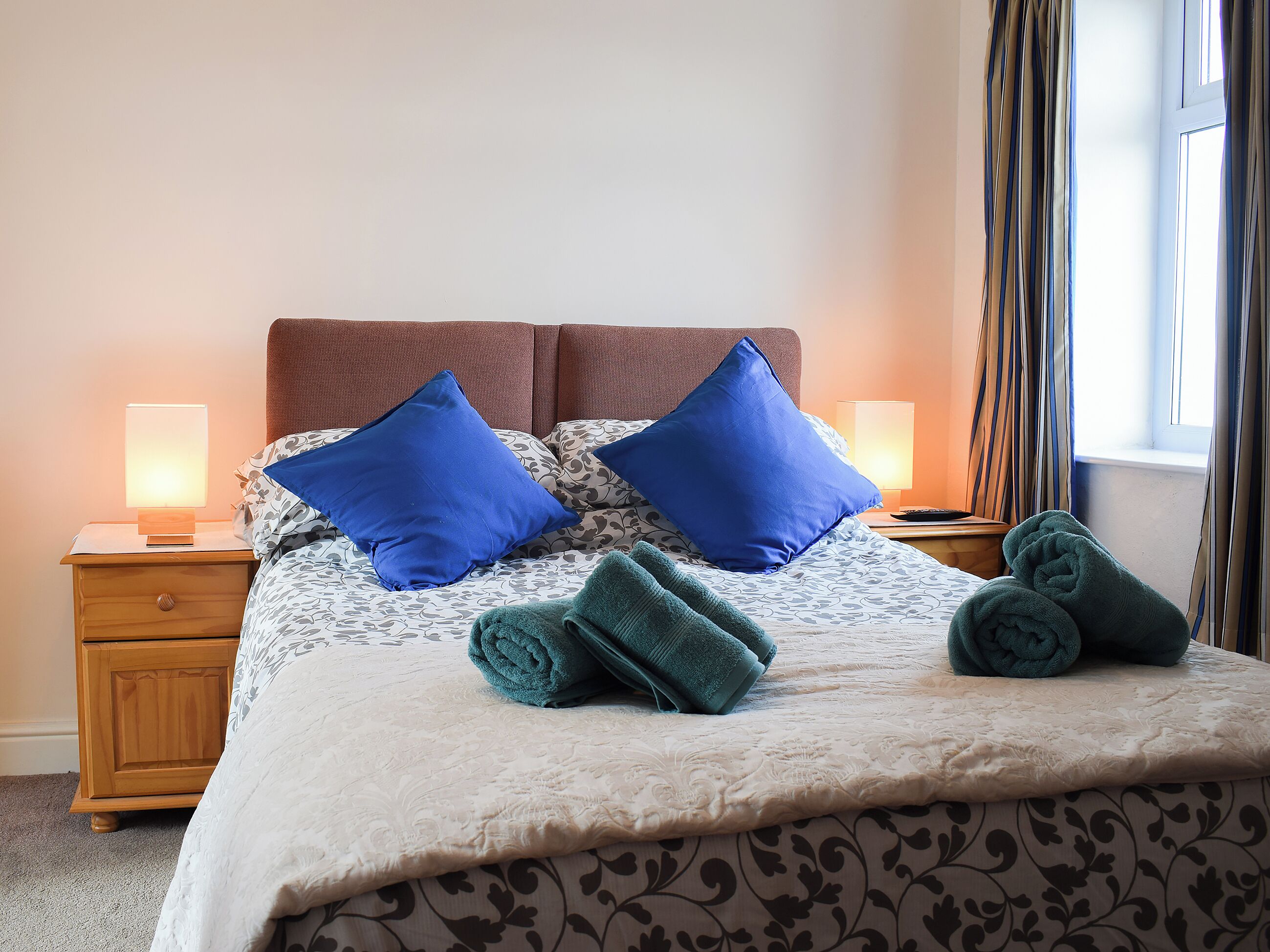 3 habitaciones, wifi gratis y ropa de cama 