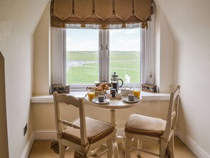 تناول الطعام