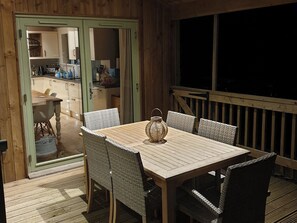Outdoor dining - 3 bedroom accommodation in St Columb, near Padstow (St Columb, near Padstow)