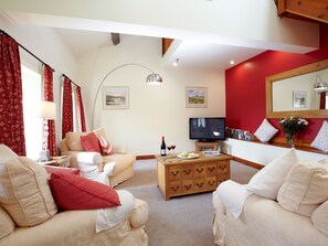 Living area - Rowan Cottage - UK4187 (Millhouse Green, near Penistone)