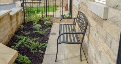 2 bedroom accommodation in Glossop