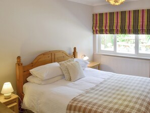 3 bedrooms, free WiFi, bed sheets - 3 bedroom accommodation in St Minver, near Rock (St Minver, near Rock)