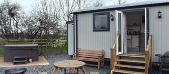 Greengill Farm Shepherds Hut- UKC3632