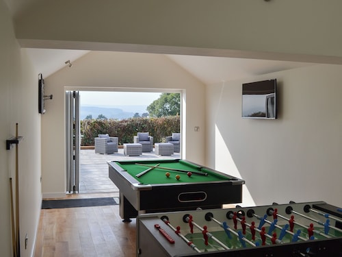 5 bedroom accommodation in Exmouth