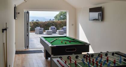 5 bedroom accommodation in Exmouth