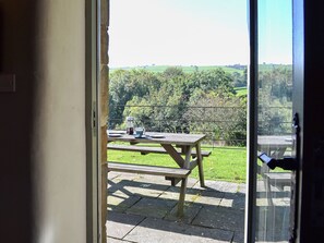 Outdoor dining - Megs Cottage Butterton (Butterton, near Leek)