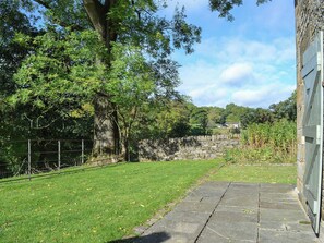 Property grounds - Megs Cottage Butterton (Butterton, near Leek)