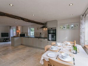Dishwasher, freezer - The Old Rectory Cottage (Tothill, near Louth)