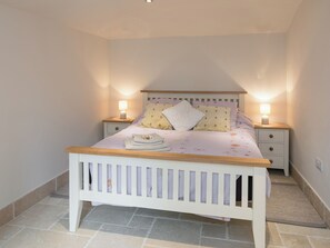 2 bedrooms, WiFi (free), bed sheets - The Old Rectory Cottage (Tothill, near Louth)