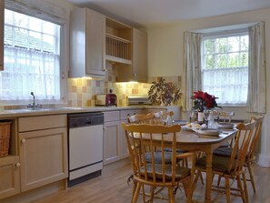 Dining - 2 bedroom accommodation in Lostwithiel (Lostwithiel)