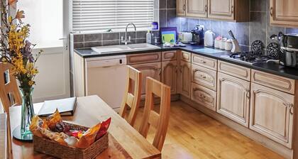 2 bedroom accommodation in Theddlethorpe, near Mablethorpe