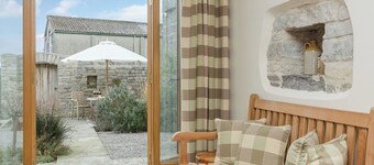 2 bedroom accommodation in West Pennard, near Glastonbury