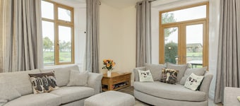 The Farmhouse - UK10655
