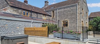 The Farmhouse - UK10655