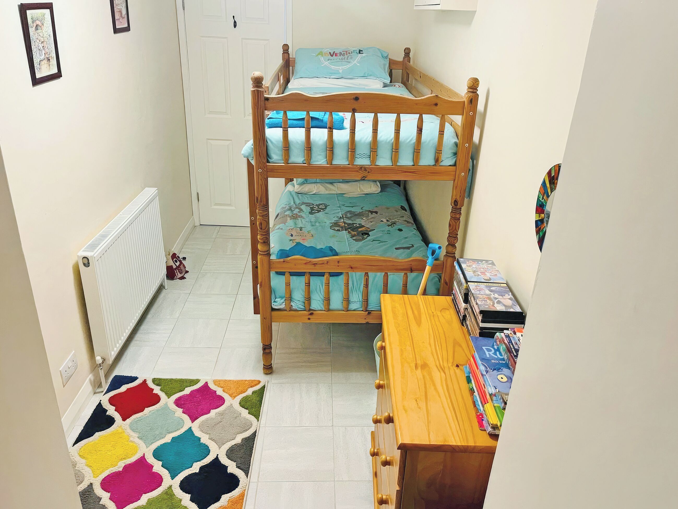 3 bedrooms, WiFi (free), bed sheets