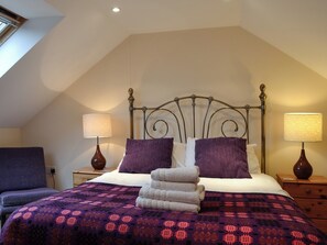 3 bedrooms, free WiFi, bed sheets - 3 bedroom accommodation in Middleton, near Swansea (Middleton, near Swansea)
