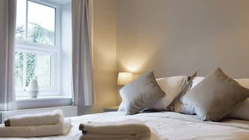 3 bedrooms, free WiFi, bed sheets