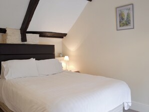 4 室のベッドルーム、WiFi (無料)、ベッドシーツ