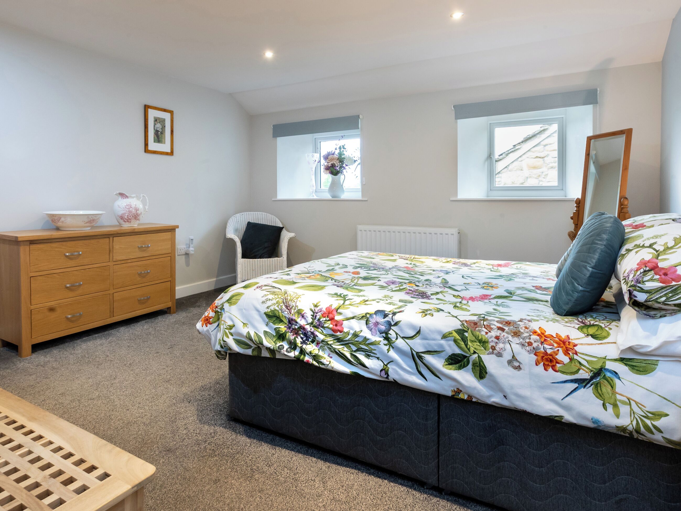 2 bedrooms, WiFi (free), bed sheets