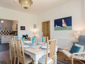Dining - 4 bedroom accommodation in Freshwater Bay (Freshwater Bay)
