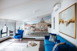 Deluxe Penthouse, River View