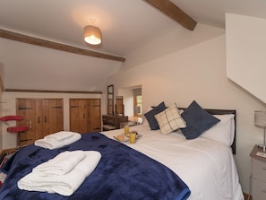 7 bedrooms, free WiFi, bed sheets