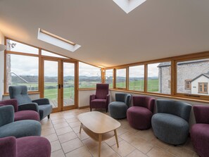 Interior - 7 bedroom accommodation in Pwllglas, near Ruthin (Pwllglas, near Ruthin)