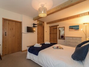 7 bedrooms, free WiFi, bed sheets