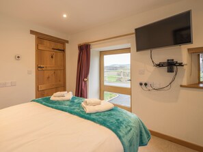 7 室のベッドルーム、WiFi (無料)、ベッドシーツ