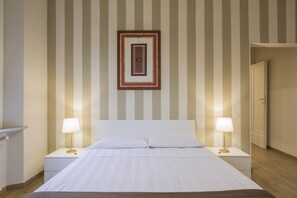 4 bedrooms, in-room safe, iron/ironing board, WiFi