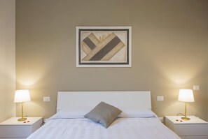 4 makuuhuonetta, tallelokero huoneessa, silitysrauta/-lauta, Wi-Fi