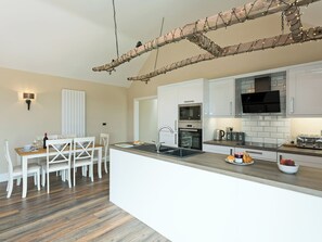 Dishwasher, highchair, freezer - 3 bedroom accommodation in Witton Gilbert, near Durham (Witton Gilbert, near Durham)