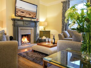 Fireplace - 4 bedroom accommodation in Cottam, near Driffield (Cottam, near Driffield)