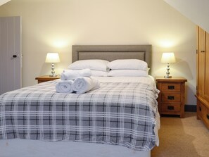 4 bedrooms, free WiFi, bed sheets