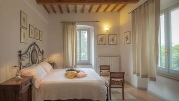 1 camera, ferro/asse da stiro, Wi-Fi gratuito, lenzuola