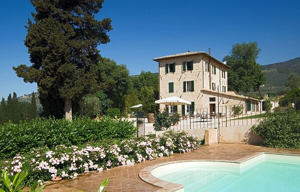 Piscina externa, piscina aquecida