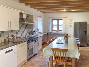 Dishwasher, high chair - 5 bedroom accommodation in Bromyard, near Malvern Hills (Bromyard, near Malvern Hills)
