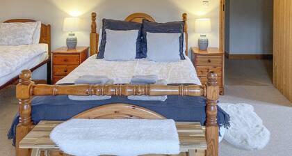 5 bedroom accommodation in Bromyard, near Malvern Hills