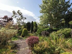 Property grounds - 2 bedroom accommodation in Dunrobin, near Golspie (Dunrobin, near Golspie)