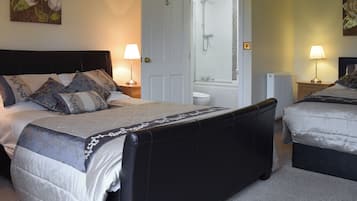 7 bedrooms, free WiFi, bed sheets