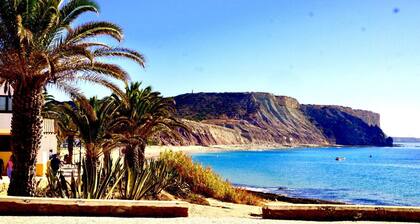 Moderne T2 Villa, 5 Sekunden vom Strand entfernt, in Praia da Luz.
