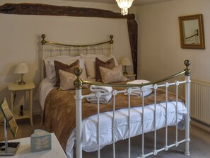 2 多间卧室、免费 WiFi、床单