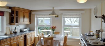 3 Schlafzimmer Unterkunft in Rhossilli, near Swansea