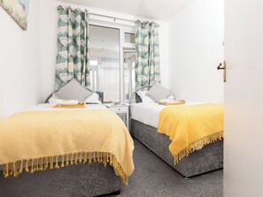 2 室のベッドルーム、WiFi (無料)、ベッドシーツ