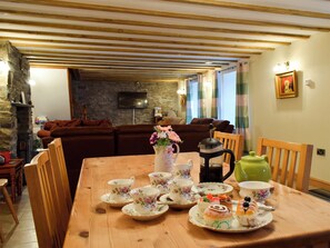Dining - 3 bedroom accommodation in Llangeitho, near Tregaron (Llangeitho, near Tregaron)