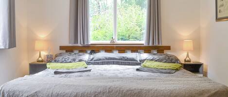 1 quarto, Wi-Fi de cortesia, roupa de cama