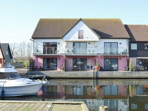 Exterior - 3 bedroom accommodation in Horning, near Wroxham (Horning, near Wroxham)
